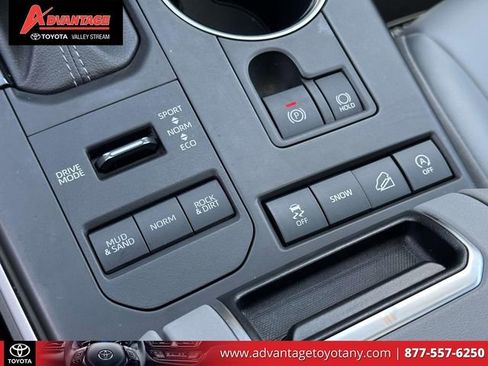 Used 2022 Toyota Highlander XLE image 36