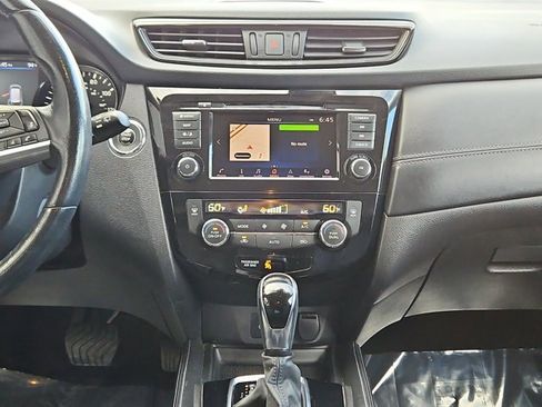 Used 2018 Nissan Rogue SL AWD/4WD image 15
