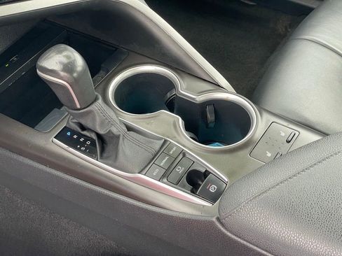 Used 2023 Toyota Camry XLE image 22