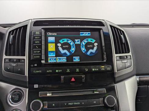 Used 2015 Toyota Land Cruiser AWD/4WD image 23