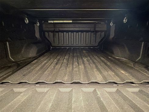 Used 2024 GMC Canyon AT4 image 25