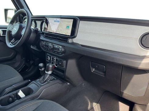 Used 2024 Jeep Wrangler Unlimited Sport AWD/4WD image 11