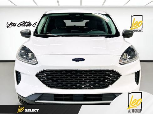 Used 2022 Ford Escape SE image 2