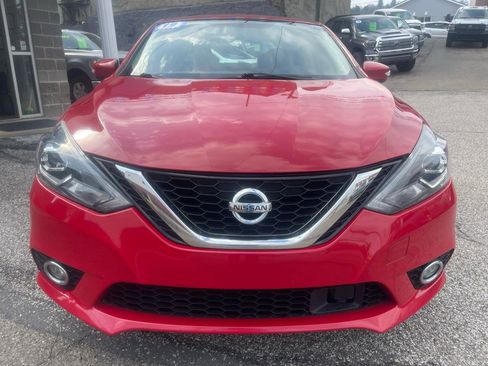 Used 2019 Nissan Sentra SR image 2