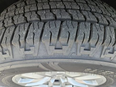 Used 2024 Chevrolet Tahoe LT AWD/4WD image 28