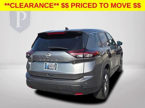 Used 2024 Nissan Rogue S FWD image 8
