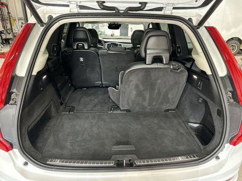 Used 2022 Volvo XC90 T5 Momentum AWD/4WD image 25