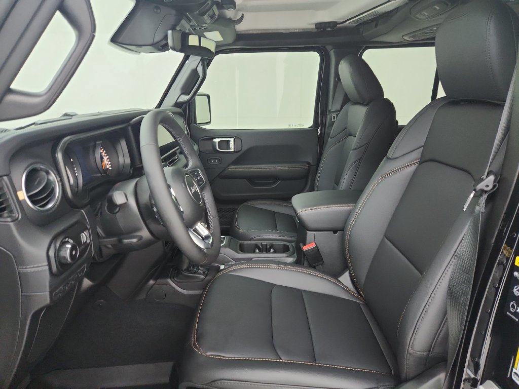 New 2026 Jeep Wrangler Unlimited Sahara AWD/4WD image 18