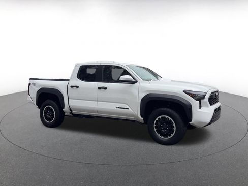 Used 2025 Toyota Tacoma TRD Off-Road image 2