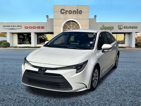 Used 2024 Toyota Corolla LE image 7
