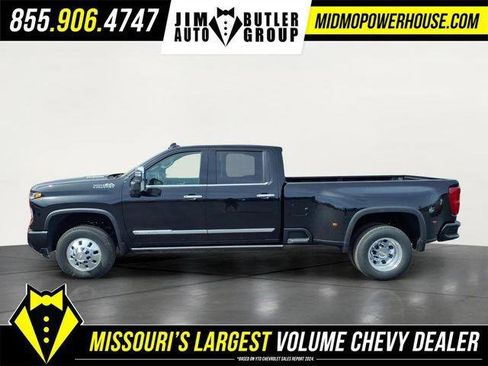 New 2026 Chevrolet Silverado 3500 High Country w/ High Country Premium Package AWD/4WD image 2