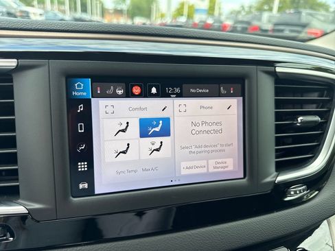Used 2023 Chrysler Voyager LX FWD image 30