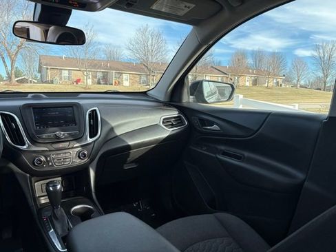 Used 2020 Chevrolet Equinox LT image 25