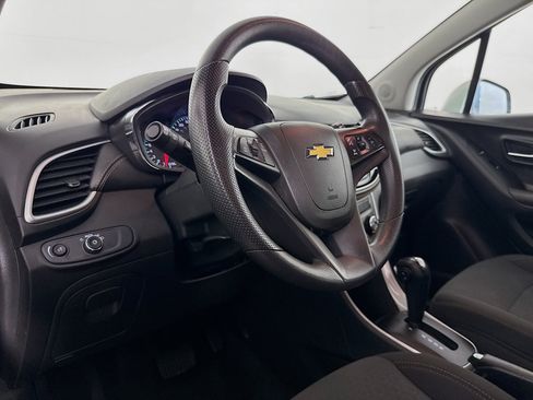 Used 2022 Chevrolet Trax LS w/ Tint and Cruise Package FWD image 20
