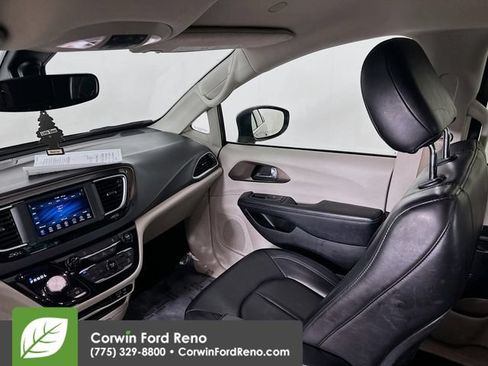 Used 2020 Chrysler Voyager Lxi FWD image 20