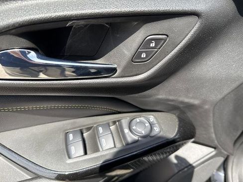 Used 2024 Chevrolet Trax ACTIV w/ Sunroof Package FWD image 15