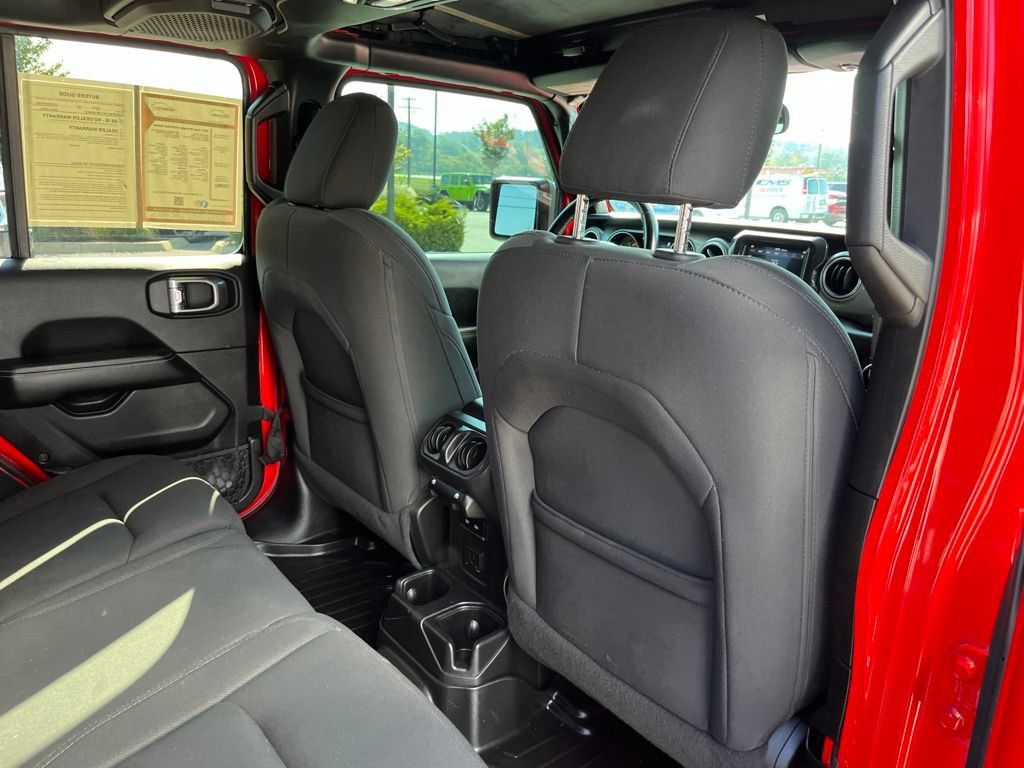 Used 2021 Jeep Wrangler Unlimited Sahara AWD/4WD image 23