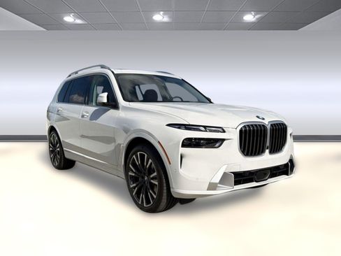 Used 2026 BMW X7 xDrive40i AWD/4WD image 7