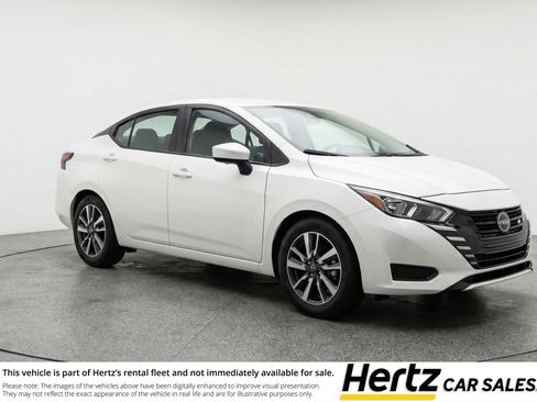 Used 2025 Nissan Versa SV image 1