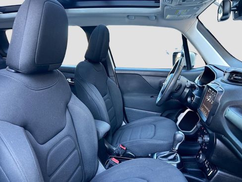 Used 2018 Jeep Renegade Latitude w/ UConnect 8.4 Nav Group image 23