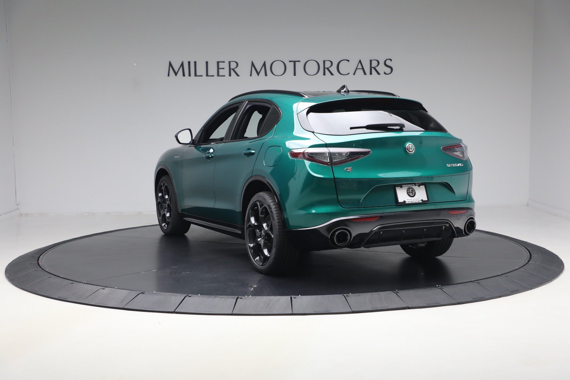 New 2026 Alfa Romeo Stelvio Sprint AWD/4WD image 4
