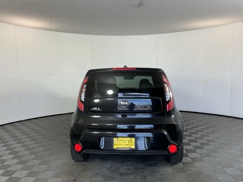 Used 2016 Kia Soul + FWD image 6
