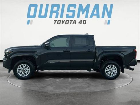 Certified 2025 Toyota Tacoma SR5 AWD/4WD image 4
