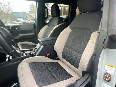 Used 2022 Ford Bronco Wildtrak image 11