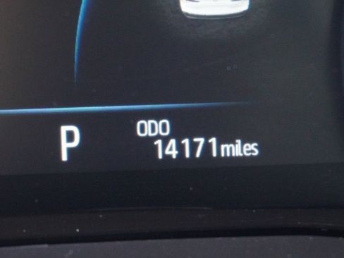 Used 2025 Toyota Sienna XLE image 8