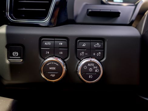 Used 2024 GMC Sierra 1500 AT4X w/ AT4X AEV Edition AWD/4WD image 20