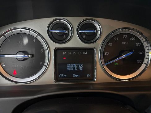 Used 2014 Cadillac Escalade Premium image 31