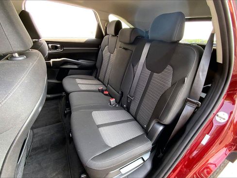 Used 2024 Kia Sorento LX FWD image 24