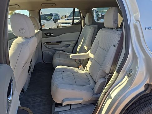 Used 2019 GMC Acadia SLE w/ LPO, Floor Liner Package image 13