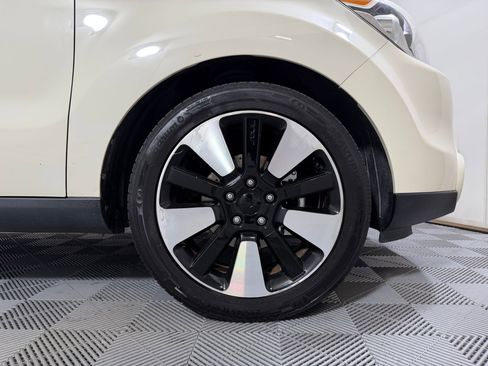 Used 2015 Kia Soul ! w/ Umber Package 1 FWD image 10