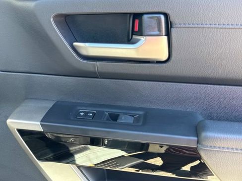 Used 2025 Toyota Tundra Limited image 21