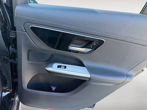 Used 2024 Mercedes-Benz GLC 300 image 30