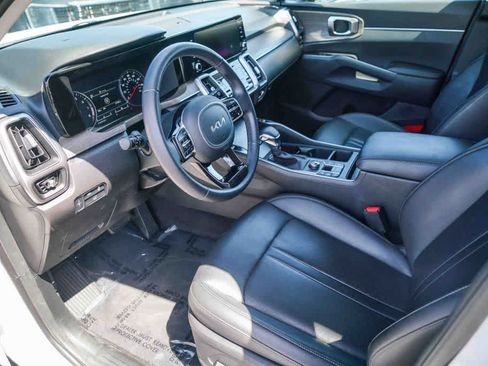 Certified 2023 Kia Sorento EX w/ Panoramic Sunroof Package FWD image 16