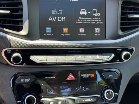 Used 2018 Hyundai Ioniq Limited FWD image 28