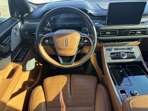 Used 2020 Lincoln Aviator Black Label w/ Class IV Trailer Tow Package image 11