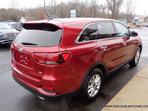 Used 2019 Kia Sorento AWD image 3
