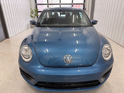Used 2018 Volkswagen Beetle S image 2