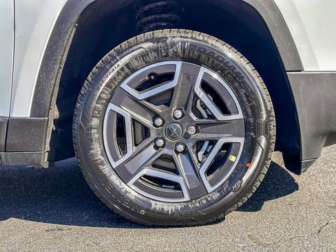New 2026 Jeep Cherokee Limited AWD/4WD image 24
