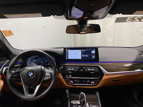 Certified 2023 BMW 530i xDrive w/ Convenience Package image 11