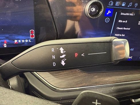 Used 2025 Chevrolet Tahoe Z71 w/ Comfort Package image 31