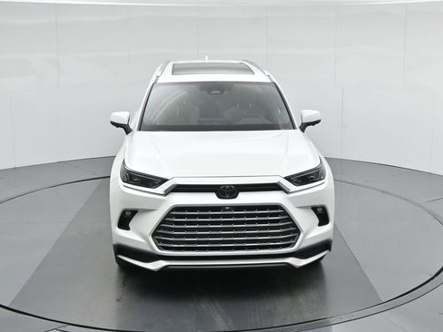 Used 2024 Toyota Grand Highlander AWD Hybrid image 41