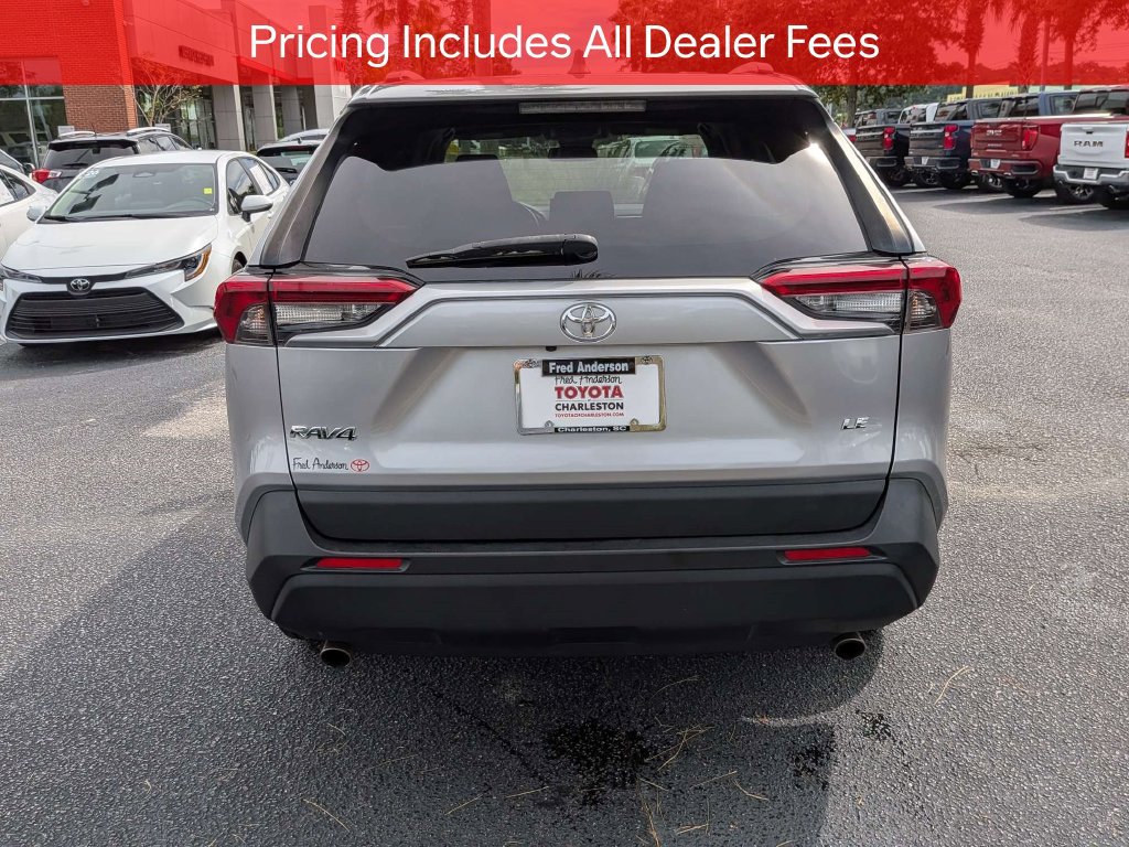 Used 2019 Toyota RAV4 LE FWD image 6
