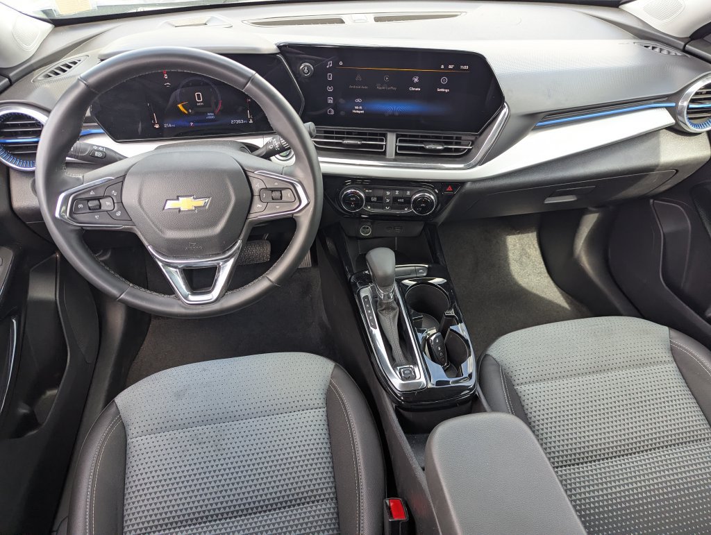 Used 2025 Chevrolet Trax LT w/ Driver Confidence Package FWD image 27