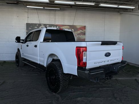 Used 2018 Ford F250 XLT image 3