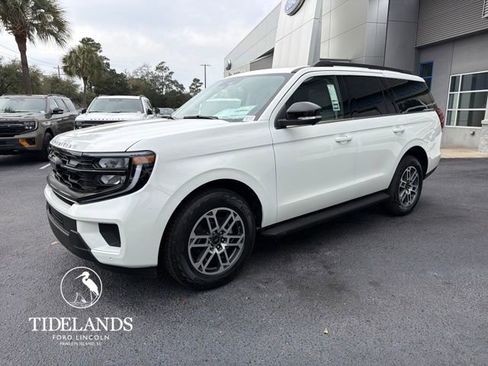 New 2026 Ford Expedition Active image 3