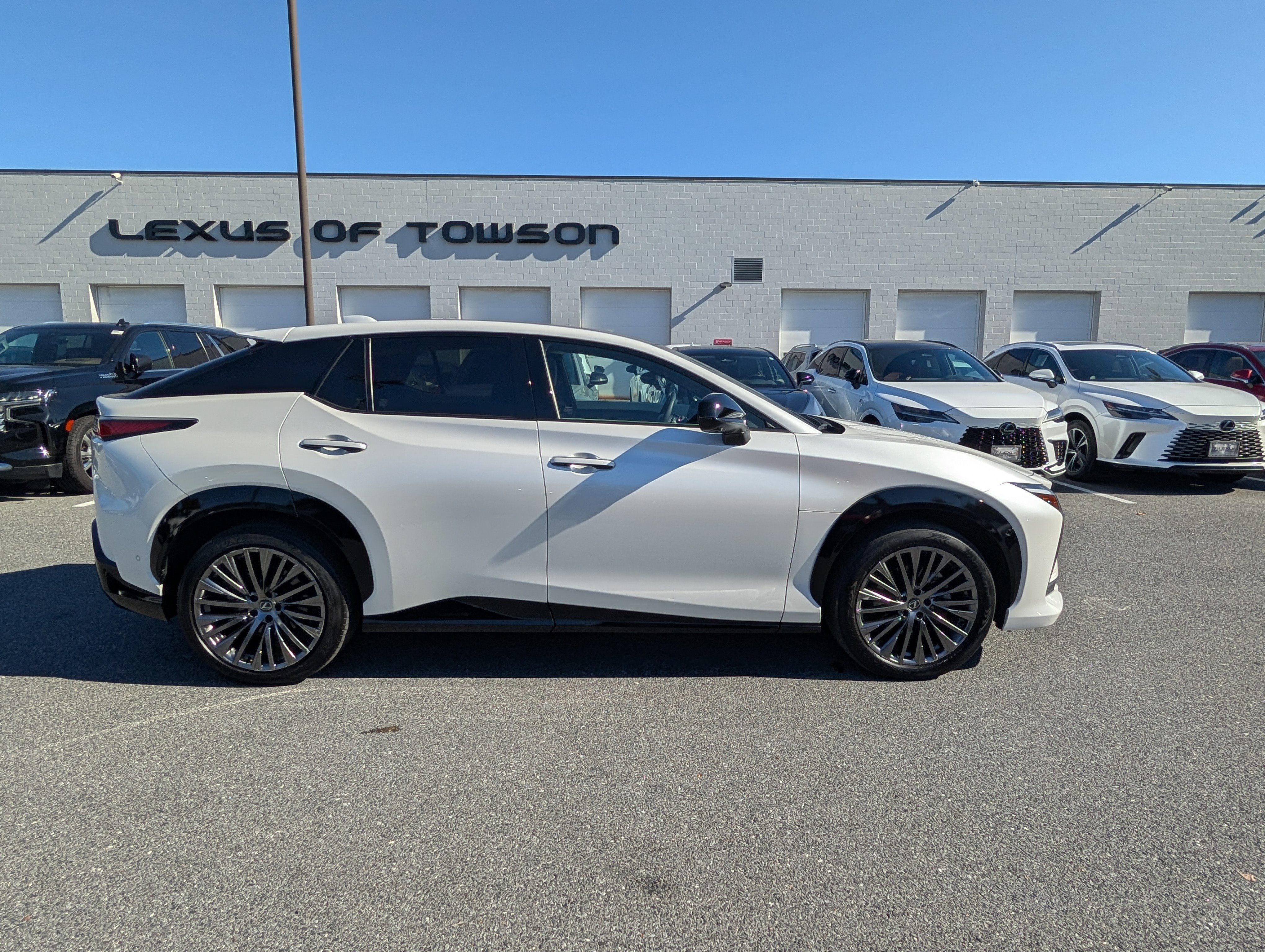 Used 2023 Lexus RZ 450e Premium w/ Accessory Package (2T) AWD/4WD image 2